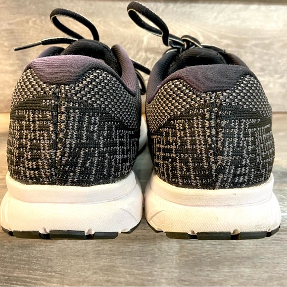 Brooks Running Shoes Revel 3 Black BioMoGo DNA Lace-up Woman like New - Picture 9 of 11